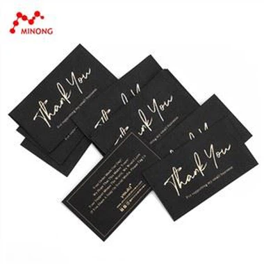 Tarjeta de papel comercial con logo